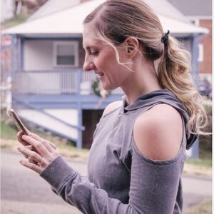 CALIA by Carrie Underwood Gray Cold-Shoulder Hoodie workout wear